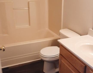 207 Antilles Court - Photo Thumbnail 15