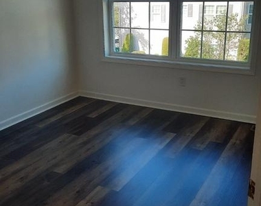 207 Antilles Court - Photo Thumbnail 14