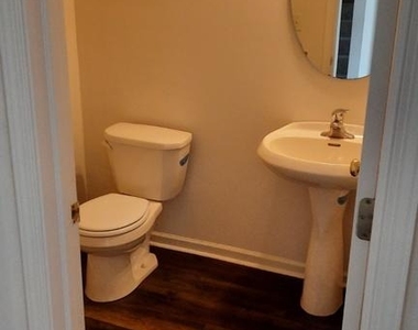 207 Antilles Court - Photo Thumbnail 10