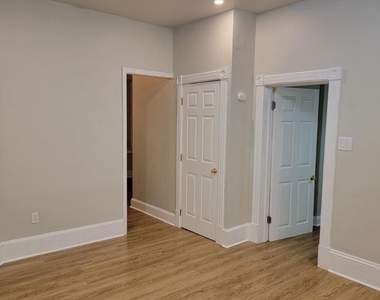 32 Crescent Street - Photo Thumbnail 6