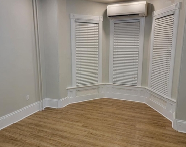 32 Crescent Street - Photo Thumbnail 7