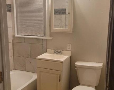 32 Crescent Street - Photo Thumbnail 4