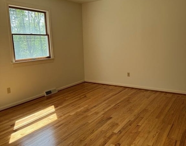 6025 Honey Hollow Road - Photo Thumbnail 14