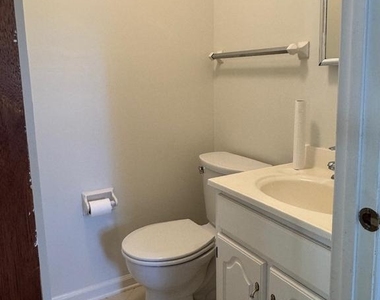 6025 Honey Hollow Road - Photo Thumbnail 12