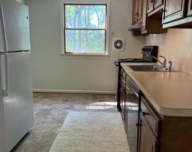 6025 Honey Hollow Road - Photo Thumbnail 8