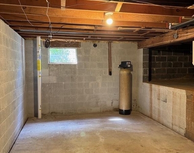 6025 Honey Hollow Road - Photo Thumbnail 27