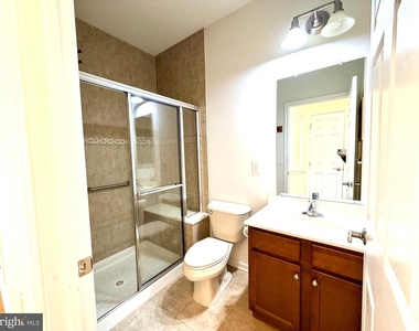 37 Murano Drive - Photo Thumbnail 17