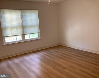 125 Allens Lane - Photo Thumbnail 12