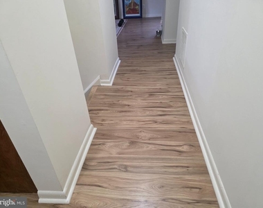 99 Grant Avenue - Photo Thumbnail 15