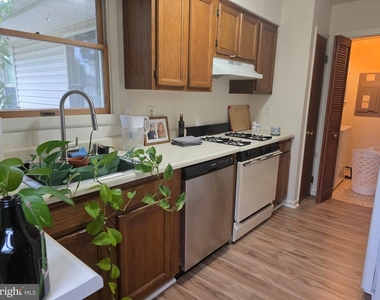 99 Grant Avenue - Photo Thumbnail 8