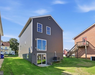 530 Ridge Avenue - Photo Thumbnail 24