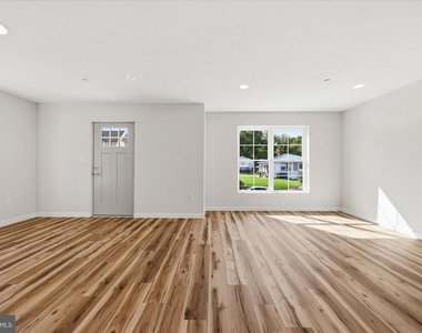 530 Ridge Avenue - Photo Thumbnail 9