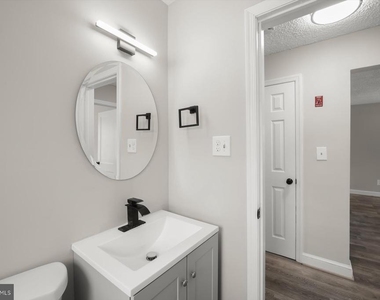 7520 Burgess Lane - Photo Thumbnail 12