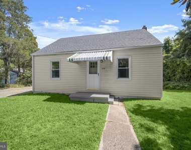 7520 Burgess Lane - Photo Thumbnail 17