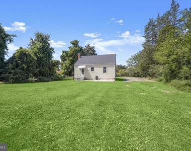7520 Burgess Lane - Photo Thumbnail 18