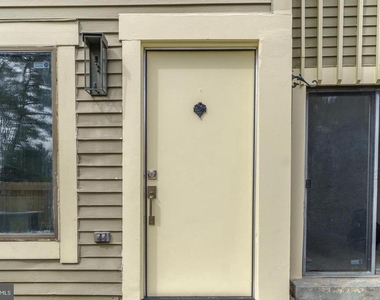 9416 Penshurst Court - Photo Thumbnail 23
