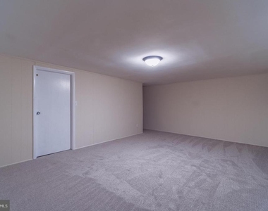 9416 Penshurst Court - Photo Thumbnail 17