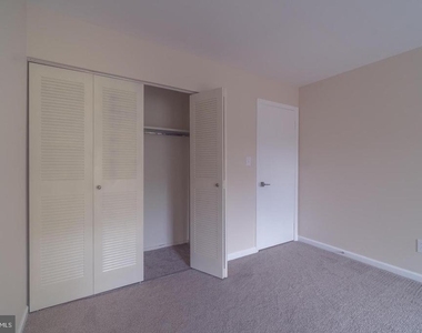 9416 Penshurst Court - Photo Thumbnail 18
