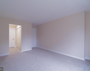 9416 Penshurst Court - Photo Thumbnail 21