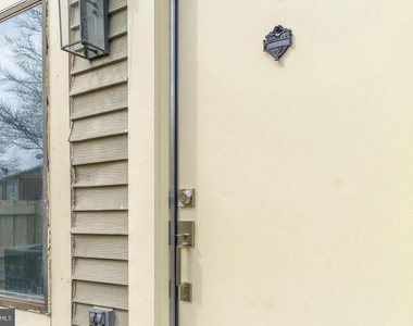 9416 Penshurst Court - Photo Thumbnail 24