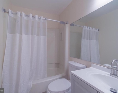 9416 Penshurst Court - Photo Thumbnail 22