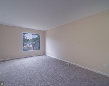 9416 Penshurst Court - Photo Thumbnail 8