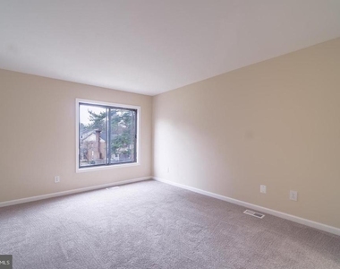 9416 Penshurst Court - Photo Thumbnail 5