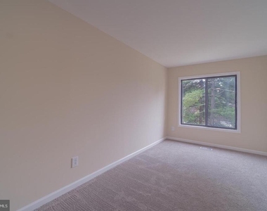 9416 Penshurst Court - Photo Thumbnail 19