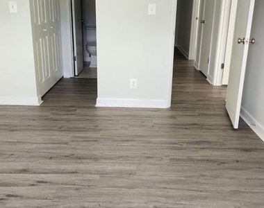 6099 Majors Lane - Photo Thumbnail 6