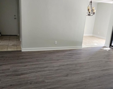 6099 Majors Lane - Photo Thumbnail 3