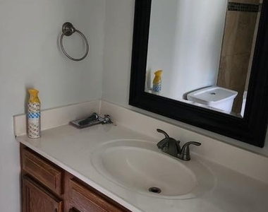 6099 Majors Lane - Photo Thumbnail 5