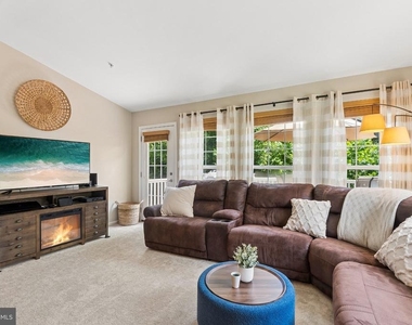 519 Lothian Way - Photo Thumbnail 7