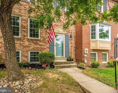 112 Bracken Court - Photo Thumbnail 2