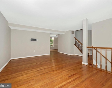 112 Bracken Court - Photo Thumbnail 9