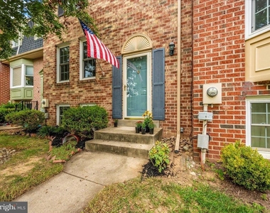 112 Bracken Court - Photo Thumbnail 1