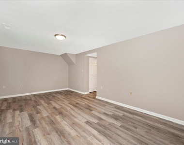 112 Bracken Court - Photo Thumbnail 35