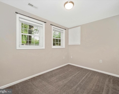 112 Bracken Court - Photo Thumbnail 37