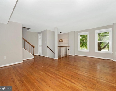 112 Bracken Court - Photo Thumbnail 8