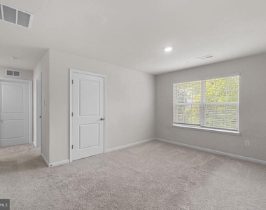 2070 Pomona Way - Photo Thumbnail 23