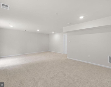 2070 Pomona Way - Photo Thumbnail 33