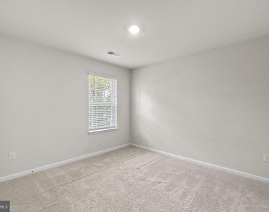 2070 Pomona Way - Photo Thumbnail 25