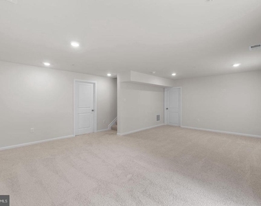 2070 Pomona Way - Photo Thumbnail 32