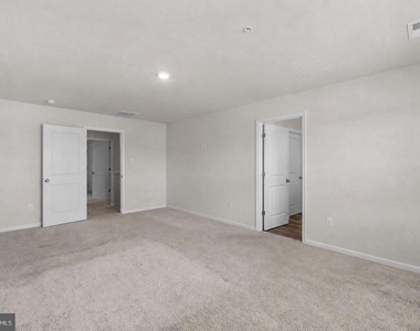 2070 Pomona Way - Photo Thumbnail 14