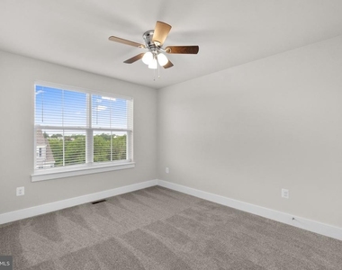 2753 Town View Circle - Photo Thumbnail 15