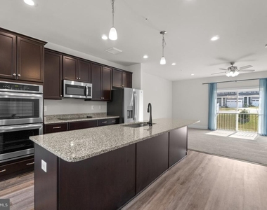 2753 Town View Circle - Photo Thumbnail 9