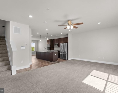 2753 Town View Circle - Photo Thumbnail 5