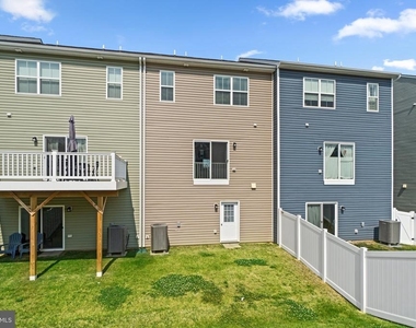 2753 Town View Circle - Photo Thumbnail 31
