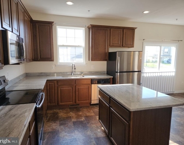 80 Clydesdale Lane - Photo Thumbnail 8