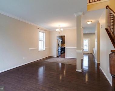 1236 Frances Place - Photo Thumbnail 4