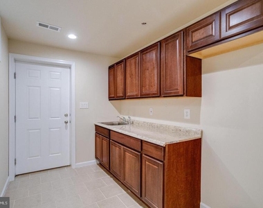 1236 Frances Place - Photo Thumbnail 59